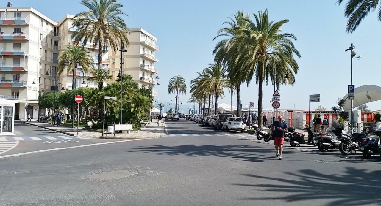 Vr Albenga Apartment ภายนอก รูปภาพ